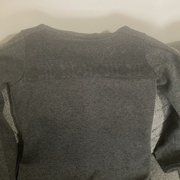 BNWOT - women’s medium Columbia sweater! Button up cardigan. Asking $40 obo - Picture 5 of 6